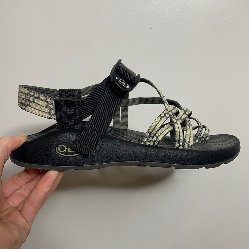 Chacos Strappy Outdoors Sandal Size 8